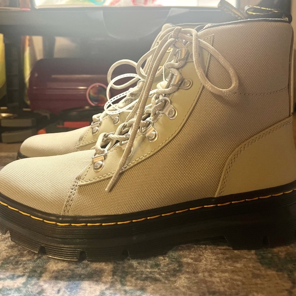 Dr Martens Women’s Cream Combat Boots Size 8 - Picture 7 of 9